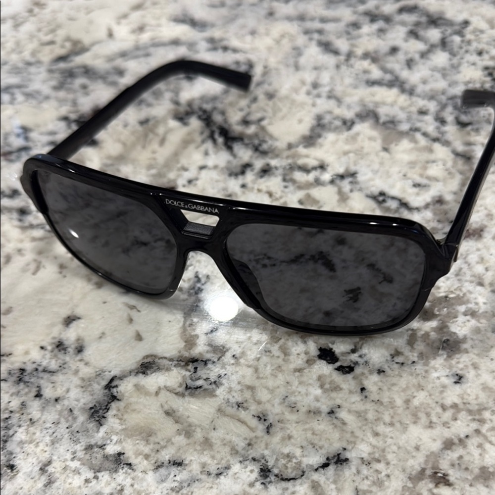 Dolce & Gabbana Sleek Black Aviator Sunglasses